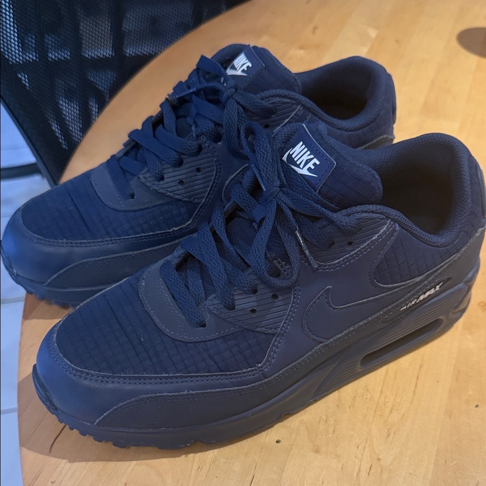 Nike Men's Navy Sneakers